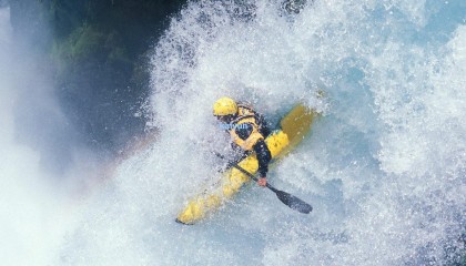 欧联赛场风波，球员因外貌嘲讽引冲突，体育精神遭严峻考验