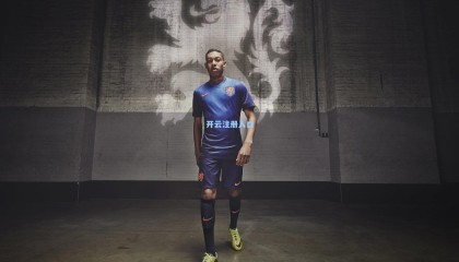 右路双星闪耀斯坦福桥，蓝军新翼能否承载英超复兴梦？