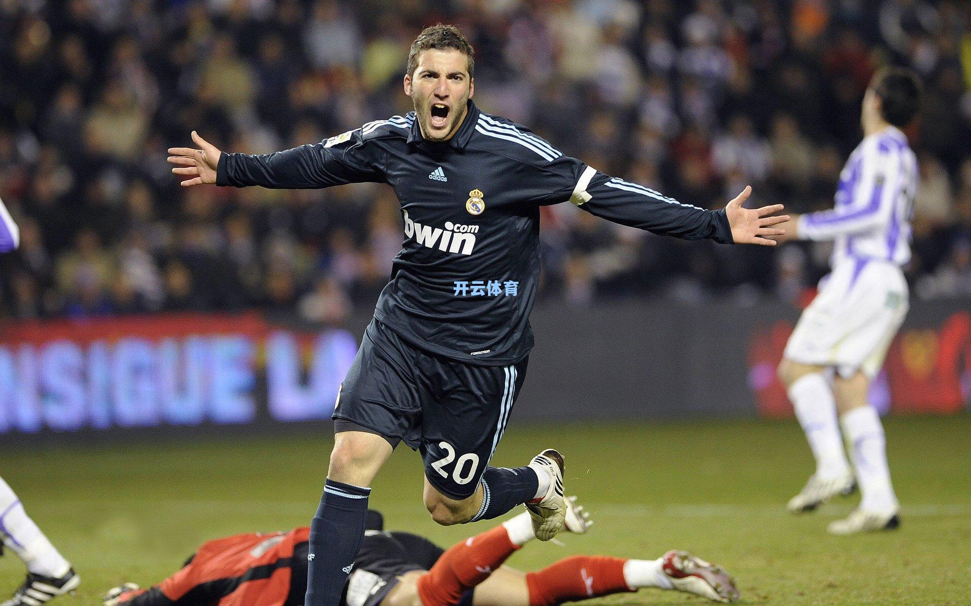 桑切斯引爆转会市场，想踢皇马？不，还是巴黎，看看他们有什么借口