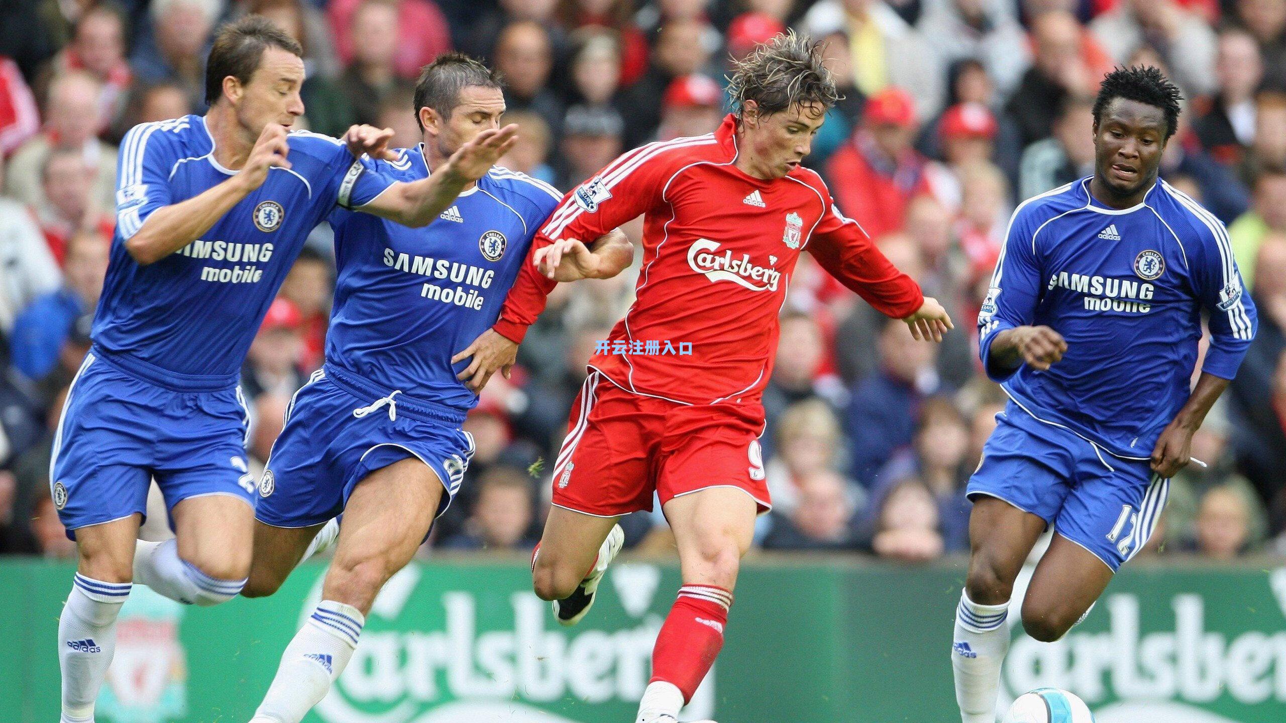 欧洲杯决赛，博努奇关键扳平，三狮军团点球梦碎，意大利时隔53年再登顶