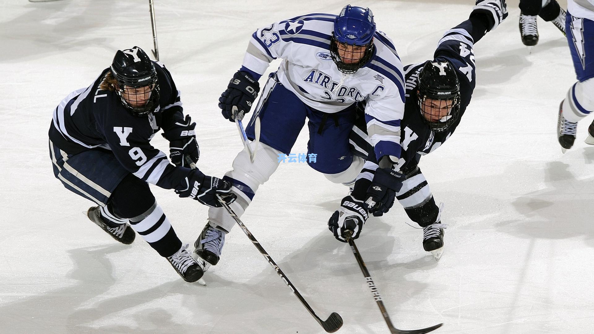 黄袍加身！里约热内卢基督像披挂黄潜球衣 南美足坛温情致敬引全球热议